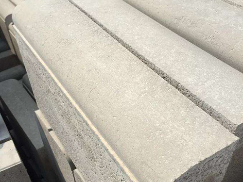 路边石(图1)